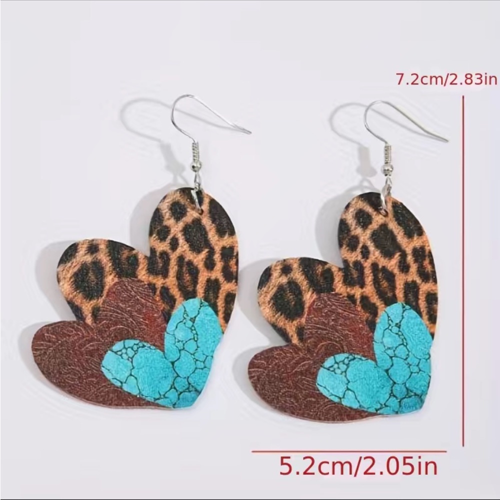 Nwt faux leather heart drop earrings - Picture 4 of 5